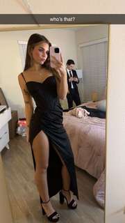 Skilah Hurd feet photo thumbnail