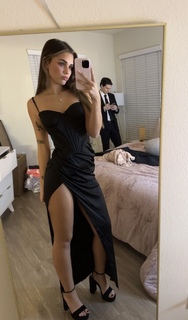 Skilah Hurd feet photo thumbnail