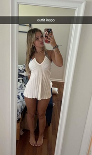 Skilah Hurd feet photo thumbnail