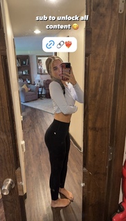 Skilah Hurd feet photo thumbnail