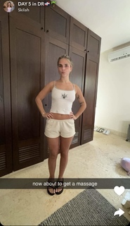 Skilah Hurd feet photo thumbnail