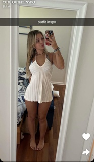 Skilah Hurd feet photo thumbnail