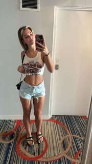 Skilah Hurd feet photo thumbnail