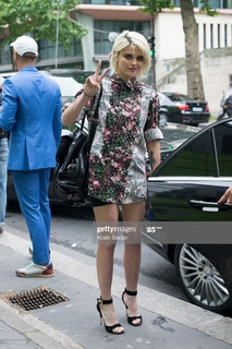 Sky Ferreira feet photo 8