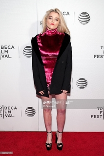 Sky Ferreira feet photo 4