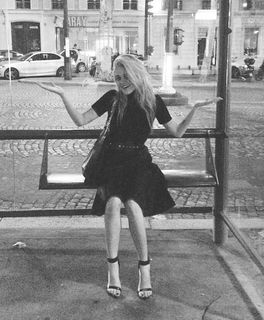 Sky Ferreira feet photo 1