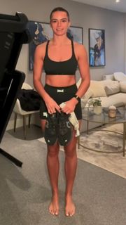 Skye Nicolson feet photo 14