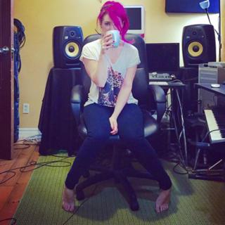 Skye Sweetnam feet photo 17