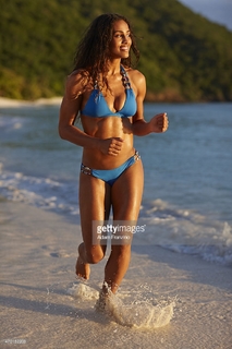 Skylar Diggins feet photo thumbnail