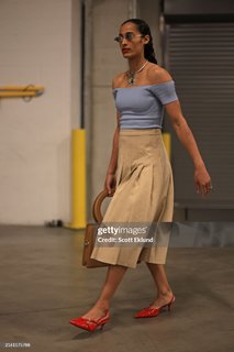 Skylar Diggins feet photo thumbnail