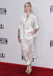 Skylar Grey feet photo thumbnail