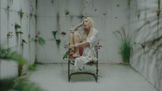 Skylar Grey feet photo thumbnail