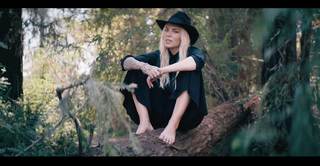 Skylar Grey feet photo thumbnail
