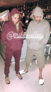 Skylar Grey feet photo thumbnail