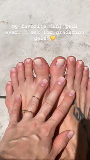 Skylar Grey feet photo thumbnail