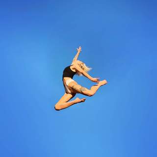 Skylar Grey feet photo thumbnail