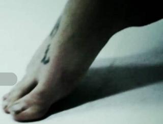 Skylar Grey feet photo thumbnail