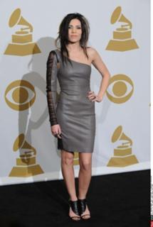 Skylar Grey feet photo thumbnail