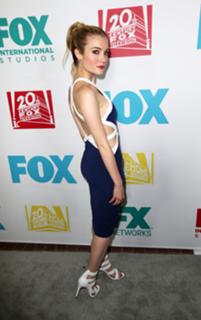 Skyler Samuels feet photo thumbnail