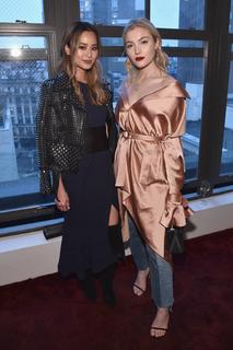 Skyler Samuels feet photo thumbnail