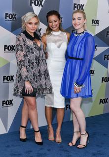 Skyler Samuels feet photo thumbnail