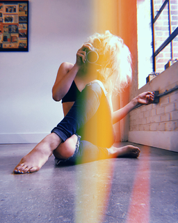 Skyler Samuels feet photo thumbnail