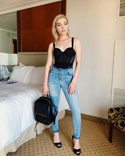 Skyler Samuels feet photo thumbnail