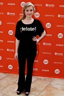 Skyler Samuels feet photo thumbnail