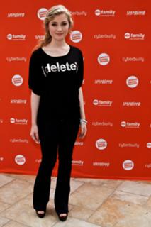 Skyler Samuels feet photo thumbnail