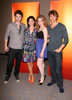 Skyler Samuels feet photo thumbnail