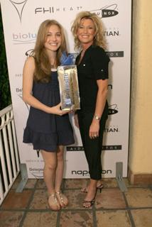 Skyler Samuels feet photo thumbnail