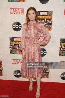 Skyler Samuels feet photo thumbnail