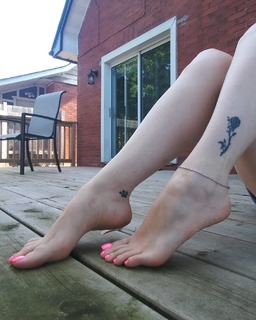 Sloan feet photo thumbnail