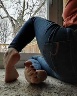 Sloan feet photo thumbnail
