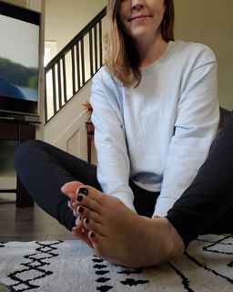 Sloan feet photo thumbnail