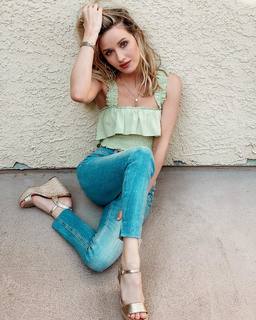 Sloane Avery feet photo 6
