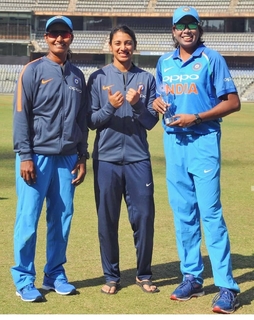 Smriti Mandhana feet photo 7