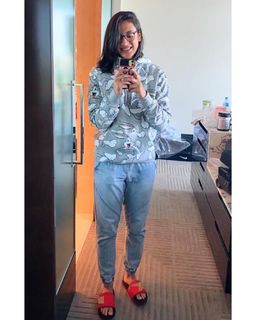 Smriti Mandhana feet photo 9