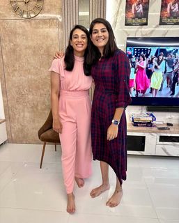 Smriti Mandhana feet photo 11