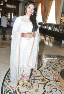 Sneha feet photo thumbnail