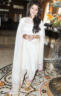 Sneha feet photo thumbnail