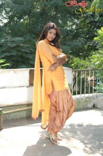 Sneha feet photo thumbnail