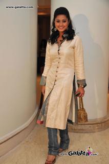 Sneha feet photo thumbnail