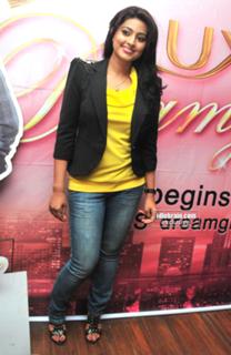 Sneha feet photo thumbnail