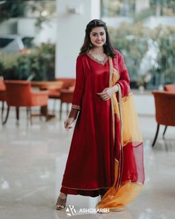 Sneha feet photo 3
