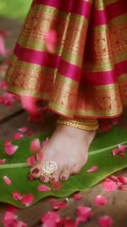 Sneha feet photo 8