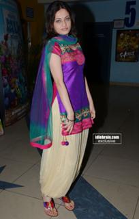 Sneha Ullal feet photo 15