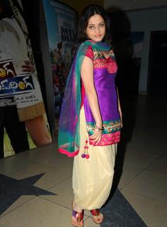 Sneha Ullal feet photo 9