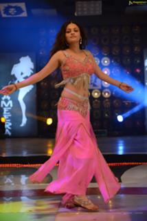 Sneha Ullal feet photo 3