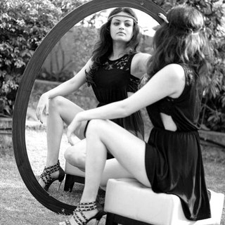 Sneha Ullal feet photo 1